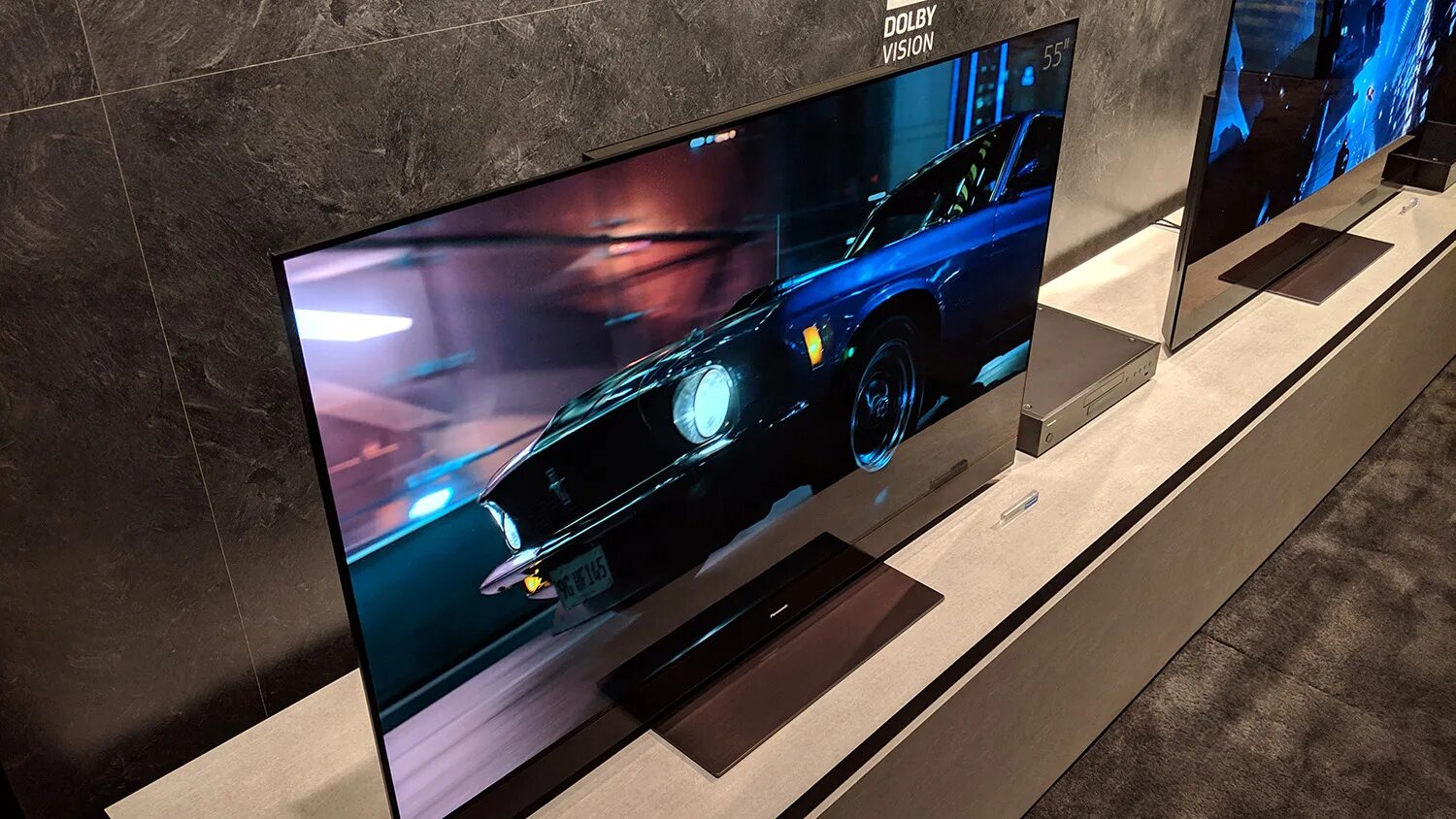 Panasonic OLED. Телевизор Панасоник 2019. ТВ Панасоник GZ 2000.