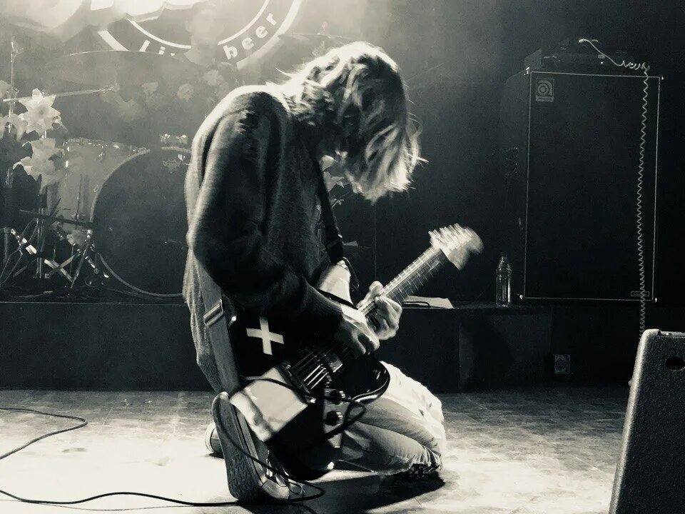 Still live. Группа Nirvana. Nirvana концерт. Группа Nirvana на концерте. Курт Кобейн гранж.