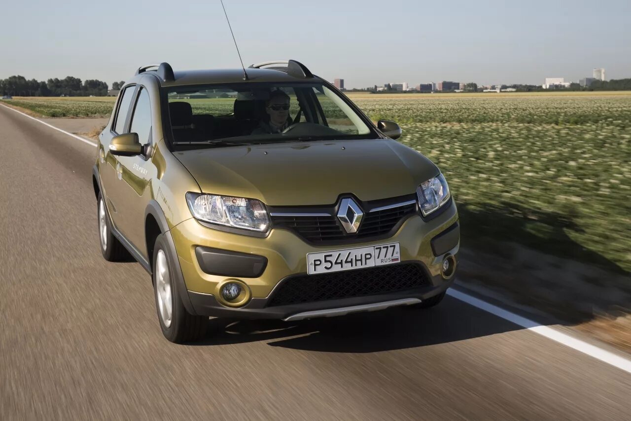 Renault sandero коробка. Рено Сандеро 2015. Renault Sandero автомат. Сандеро степвей автомат. Рено Сандеро степвей автомат.