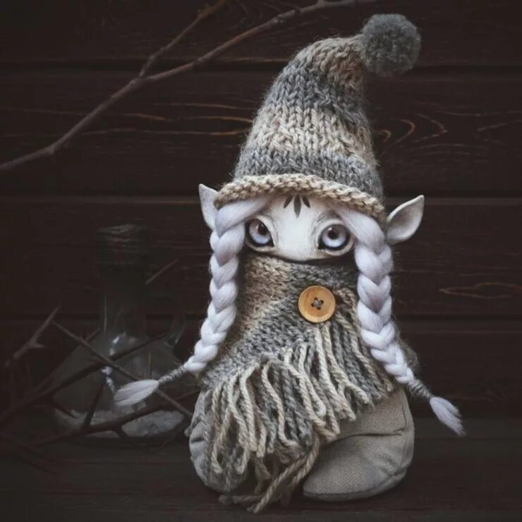 Монстрик в смешанной технике. Игрушки в смешанной технике из меха и глины. Игрушки из полимерной глины и меха. Мексиканский глазоулух. Игрушки в смешанном стиле.