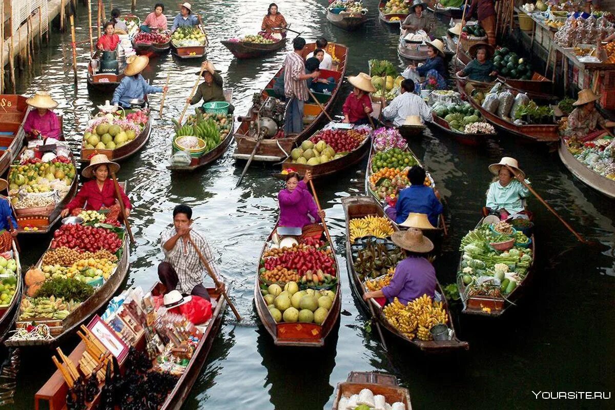Фрукты в бангкоке. Плавучий рынок Дамноен Садуак. Плавучий рынок в Бангкоке. Дамноен Садуак Таиланд. Плавучий рынок в Тайланде.