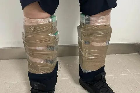 Приклеили айфон