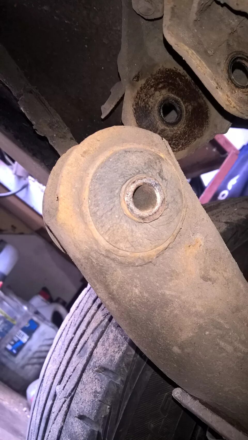 Сайлентблок задней балки приора. Сайлентблок задней балки гранта на стойки. Сайлентблок задней балки приора. Задние сайлентблоки приоры. Сайлентблок задней балки ваз 2170.