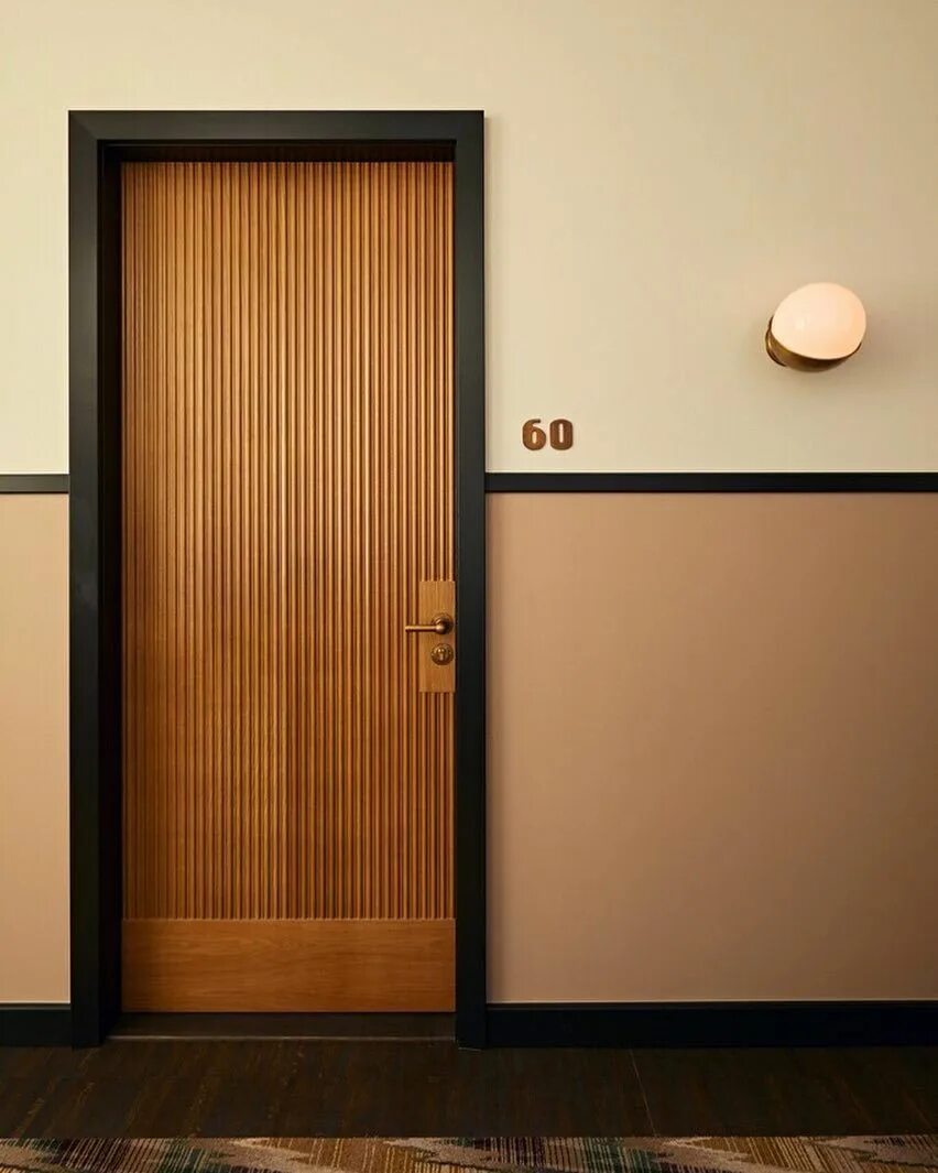 Открытая дверь в кабинет. Дверь в комнату. Двери для гостиниц. Современные деревянные двери. Дверь в отеле.