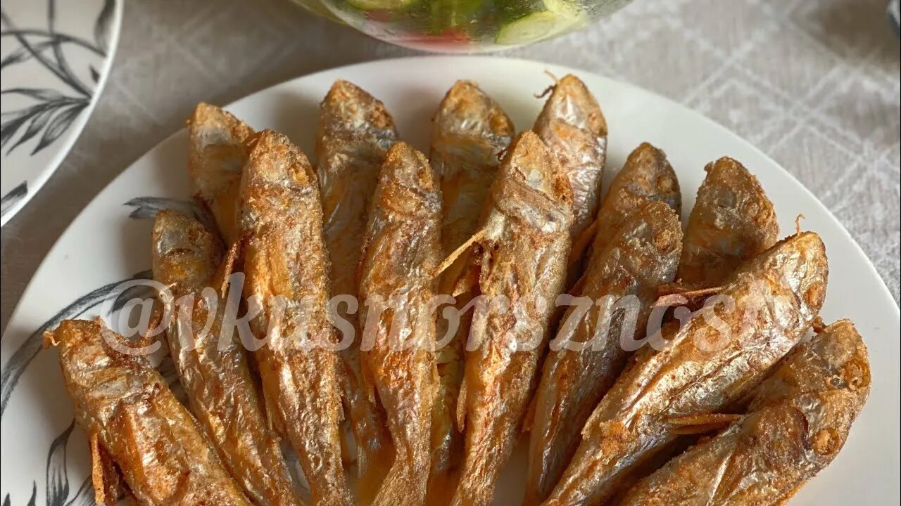 Как приготовить барабульку вкусно на сковороде. Барабулька и корюшка. барабулька или корюшка. барабуля на сковороде. барабуля и корюшки.