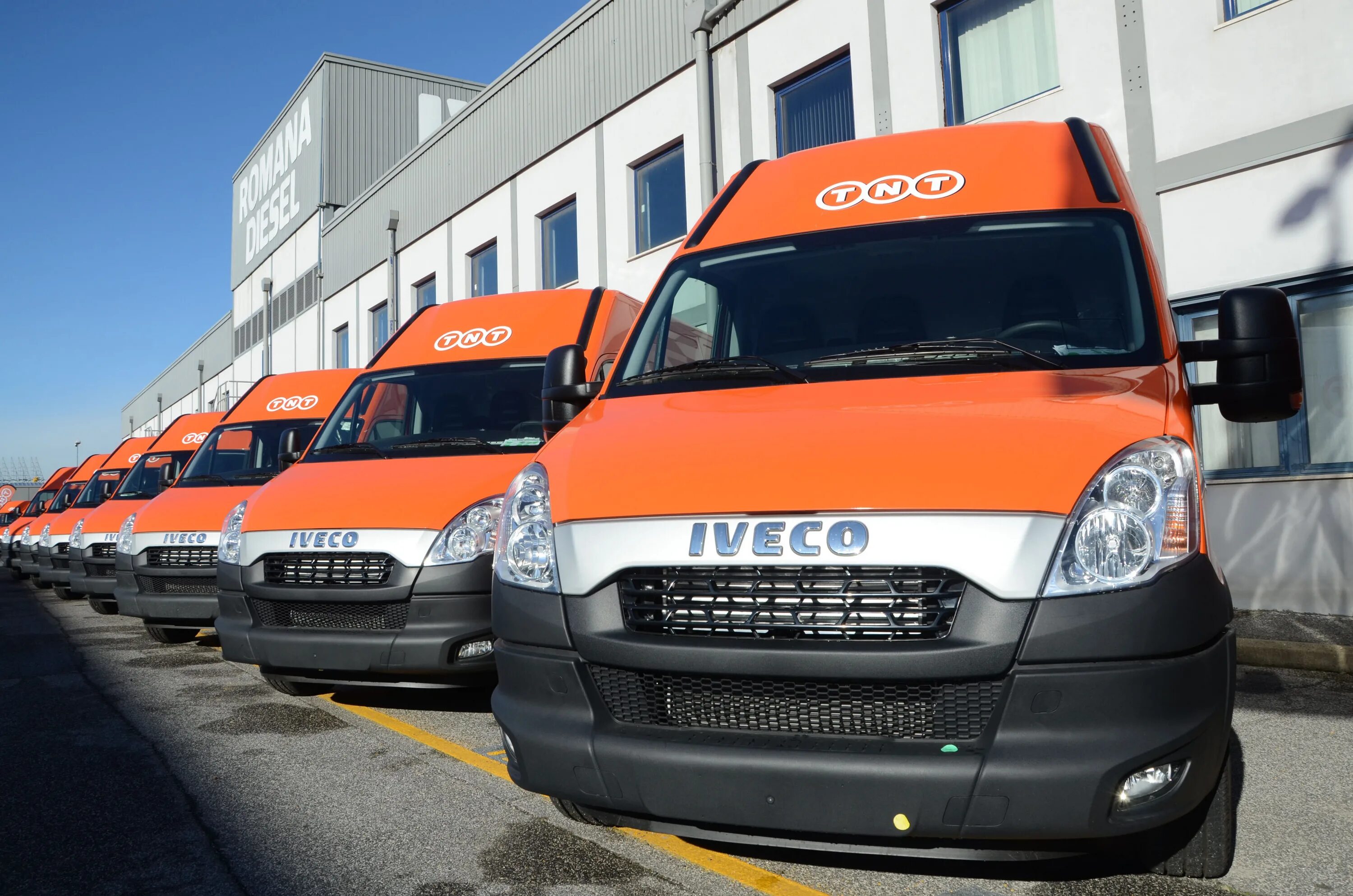 Iveco Daily 6. Iveco Italy. Завод Ивеко в Италии. ГАЗ Ивеко. Ивеко дейли газ