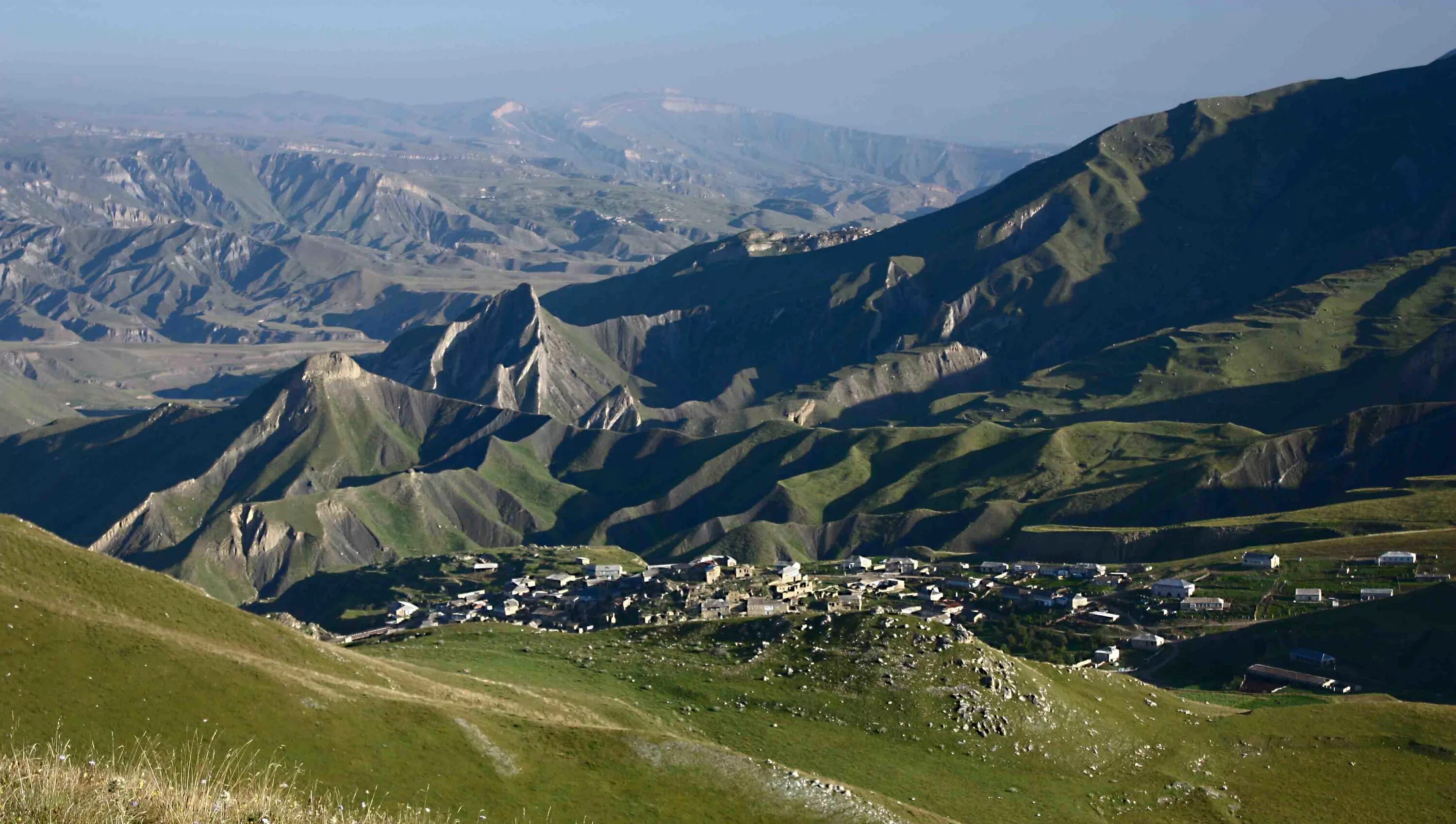 Горы Дагестана Махачкала. Гори Дагестана. Горы Кавказа Лакский район. Рельеф Республики Дагестан.