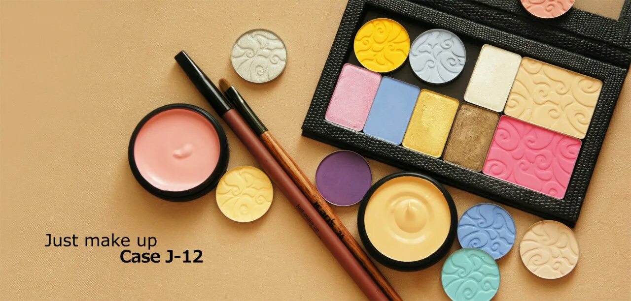 Just collection. Just make up палитра теней. Just косметика. Простая косметика. Just make up логотип.