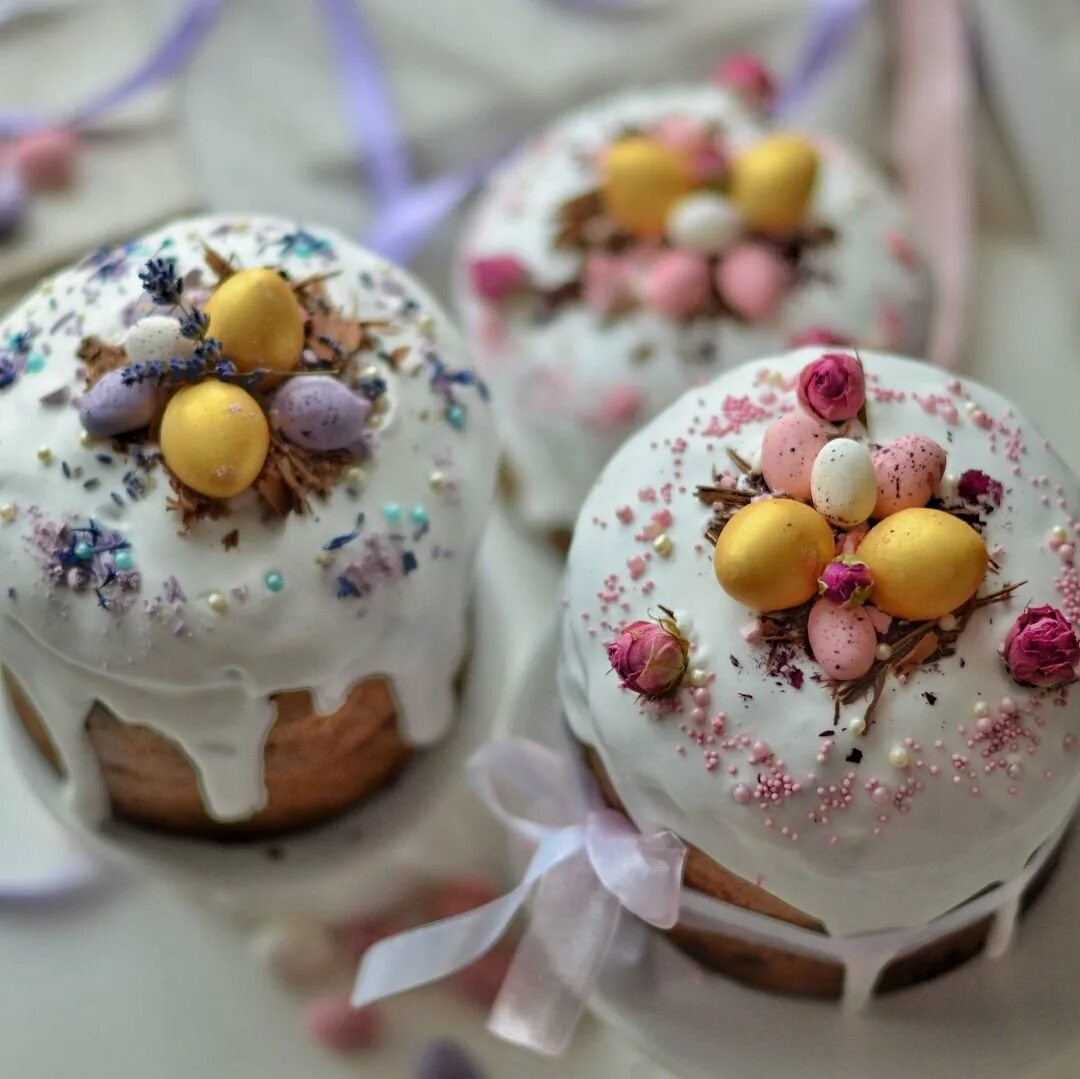 Кулич Easter Cake Пасхальный. Украшение куличей. Необычное украшение куличей. Украшение пасхальных куличей. Чем украсить кулич