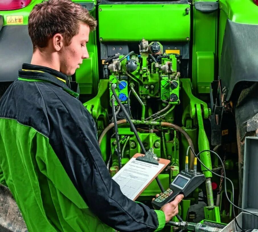 Техобслуживание трактора. Трактора мтз 82 обслуживание. Техобслуживание трактора мтз 82. Техобслуживание тракторов. Техобслуживание трактора.