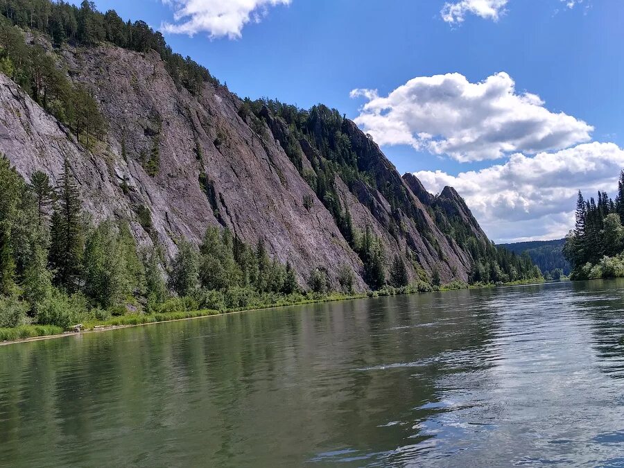 Речка в красноярске. Бирюса река. Река Бирюса Красноярский край. Бирюса река Красноярск. Река Бирюса в Иркутской области.