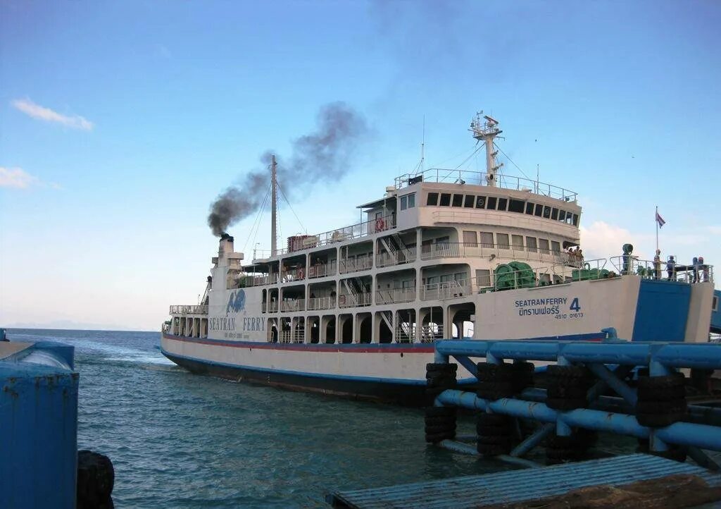 Паром бангкок. Паром в Тайланде. Самуи паром. Паромы Seatran Ferry. Паром Бангкок Самуи.