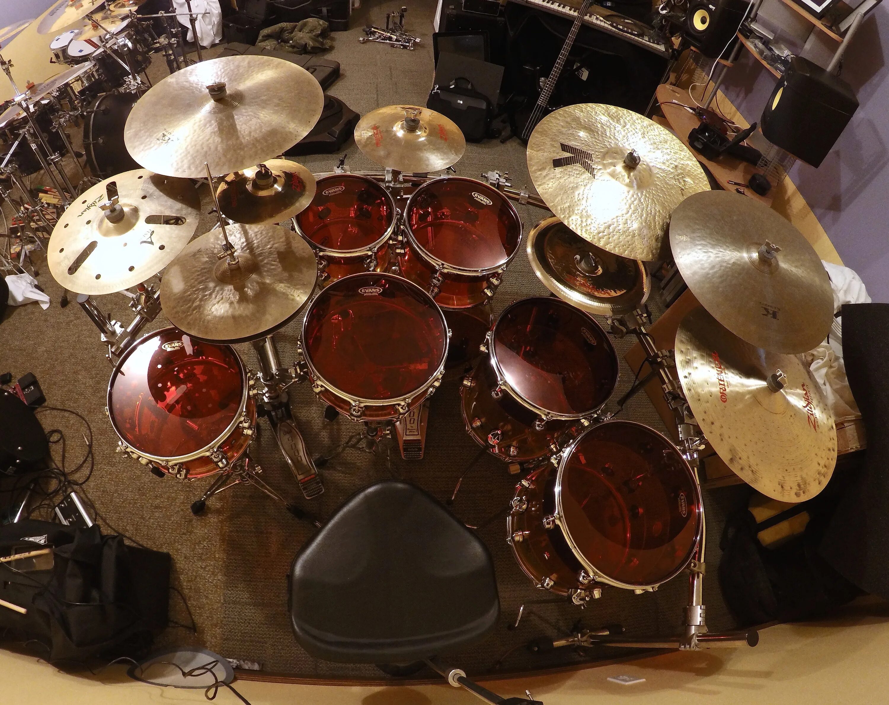 Инструменты барабанщика. Ramzoid drum kit reddit. Play the drums. Candy boy drum kit. Сфотографироваться за барабанами.