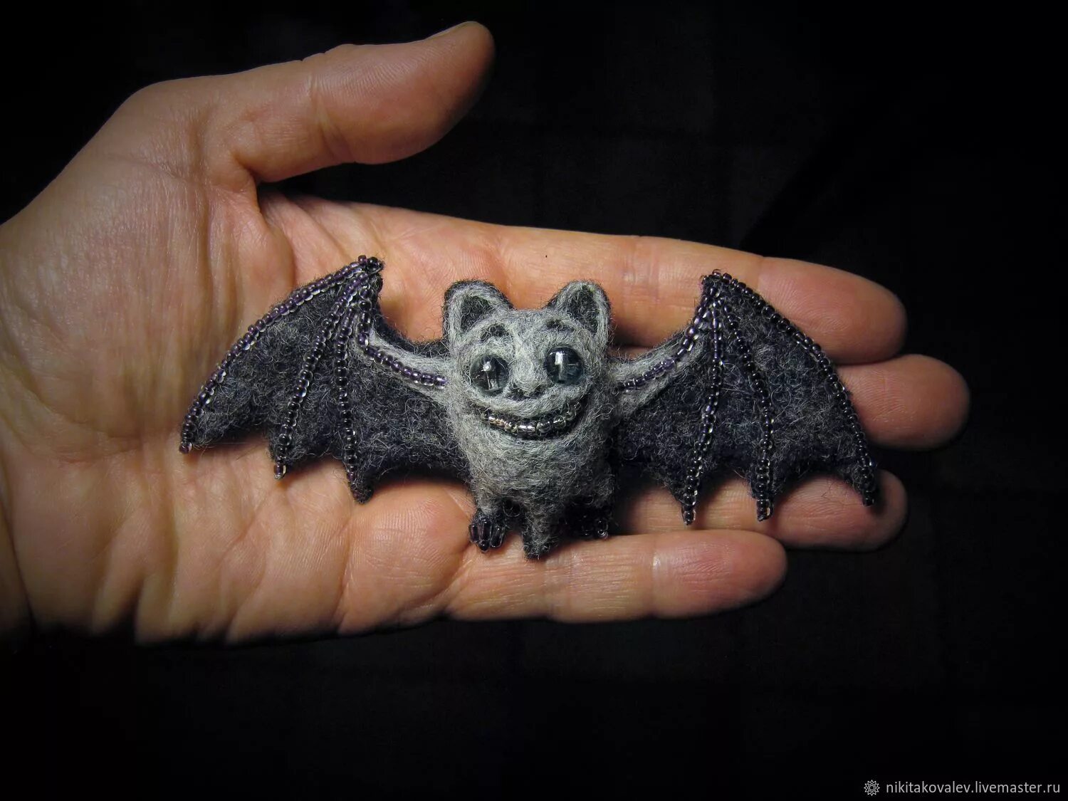 Ведь я летучая мышь. Я чёрная моль я летучая мышь. Ведь я летучая мышь. Какой зверь спит всю зиму вниз головой. Филипп киркоров летучая мышь.