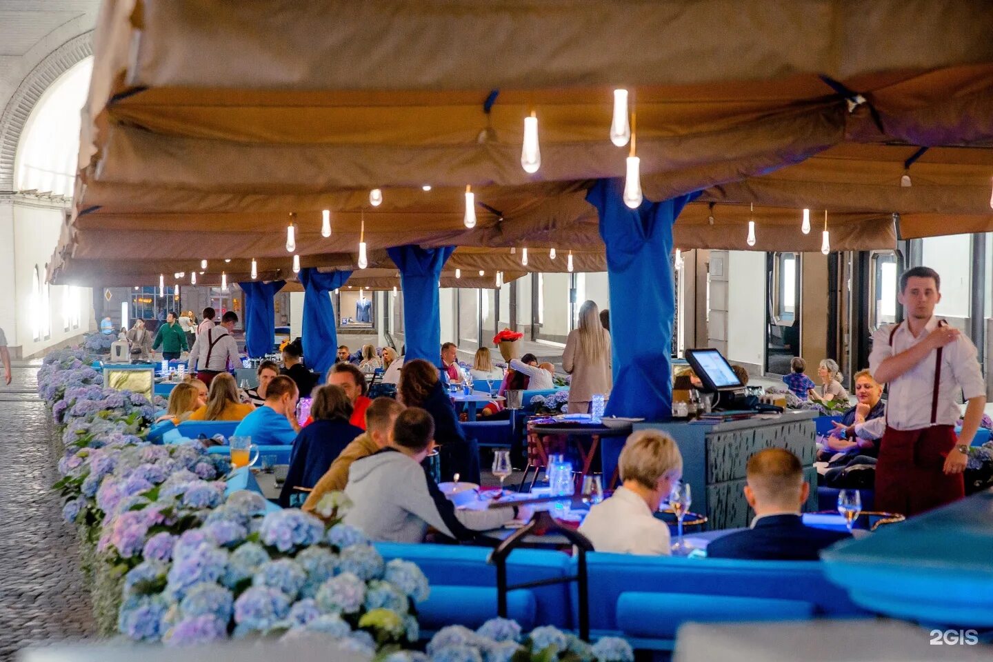 Crabs ресторан. Wine and crab ресторан москва на никольской. вайн краб барвиха. вайн энд краб ресторан на никольской.