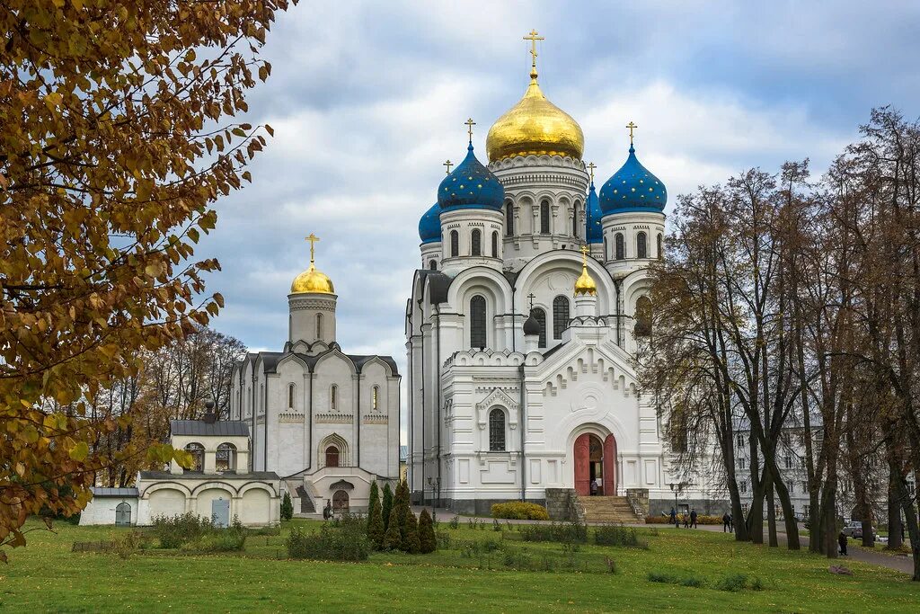 Сайт николо угрешского монастыря. Николо-Угрешский ставропигиальный мужской монастырь. Дзержинский монастырь Николо Угрешский. Свято-Никольский Угрешский мужской ставропигиальный монастырь. Святая Угреша Николо Угрешский монастырь.