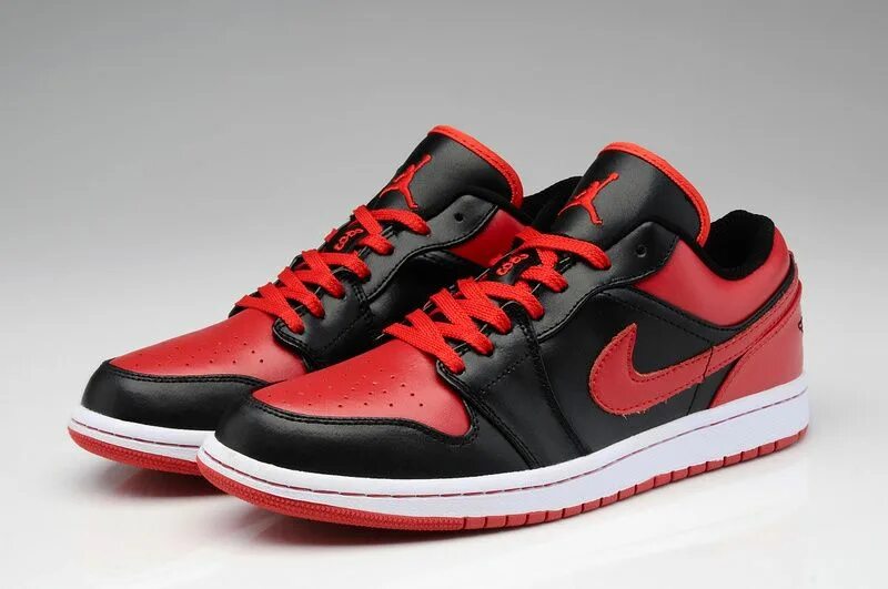 Джорданы лов. Nike Air Jordan 1 Low Red. Nike Air Jordan 1 Low Red Black. Nike Air Jordan 1 Low черные.