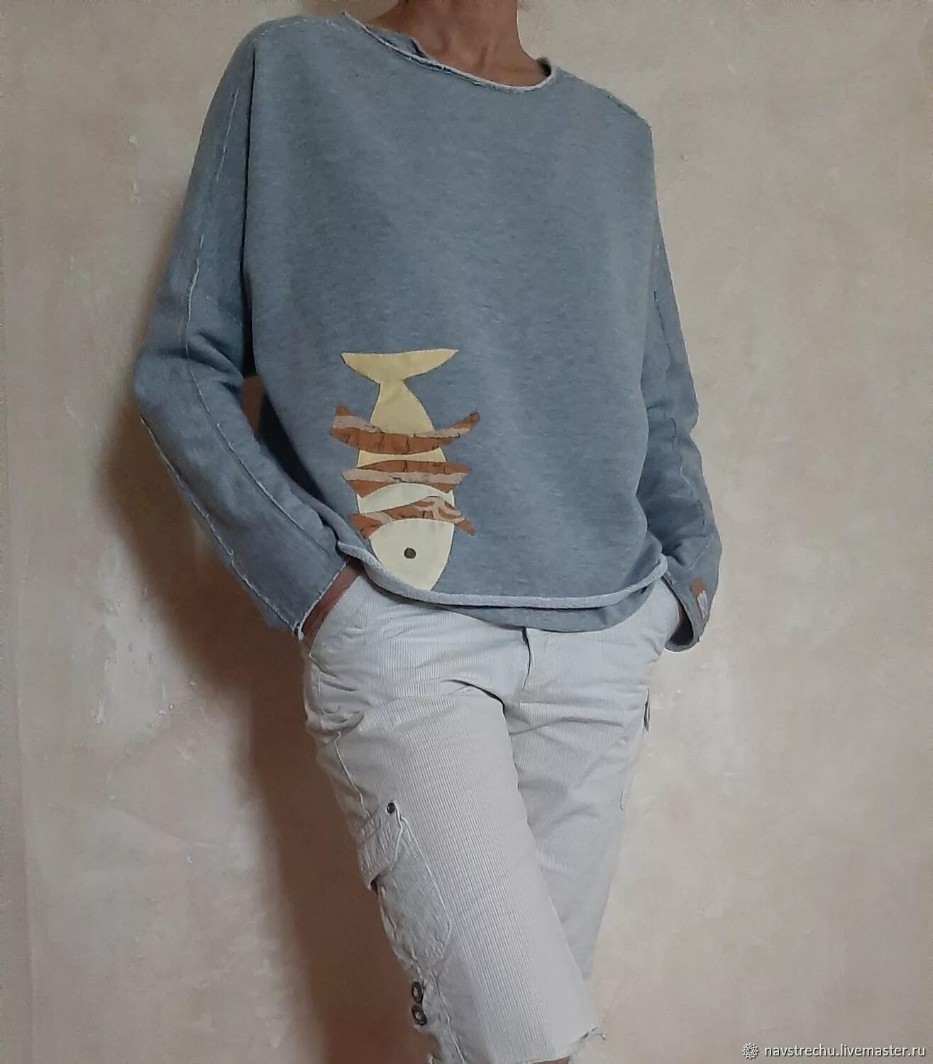 Дизайнерские свитшоты женские. Что такое свитшот в одежде. Дизайн свитшота. Свитшот 2021 шейн. Дизайнерские толстовки.
