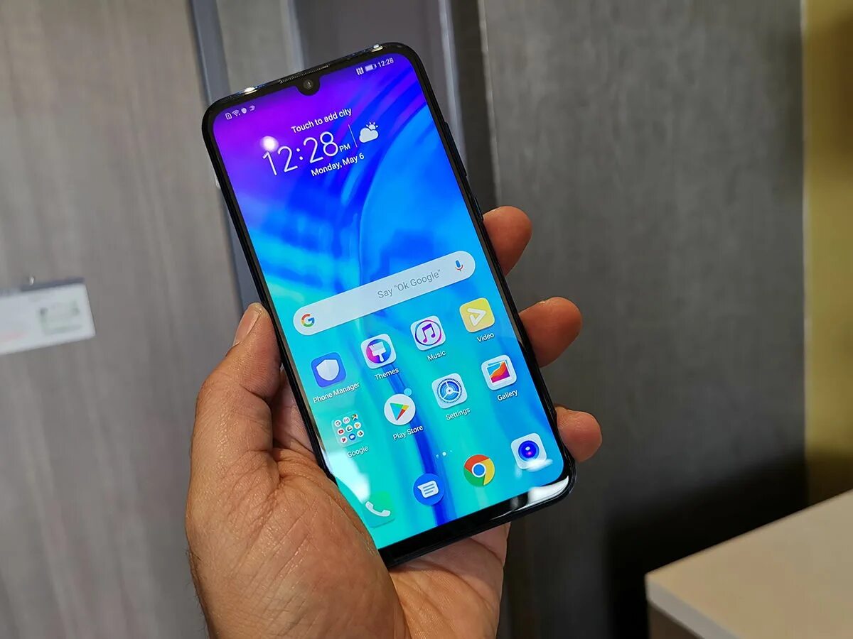 Honor 20 honor 10. Honor 20i. Honor 10 Lite. Хонор 20 Лайт. Хонор 10 Лайт в руке.