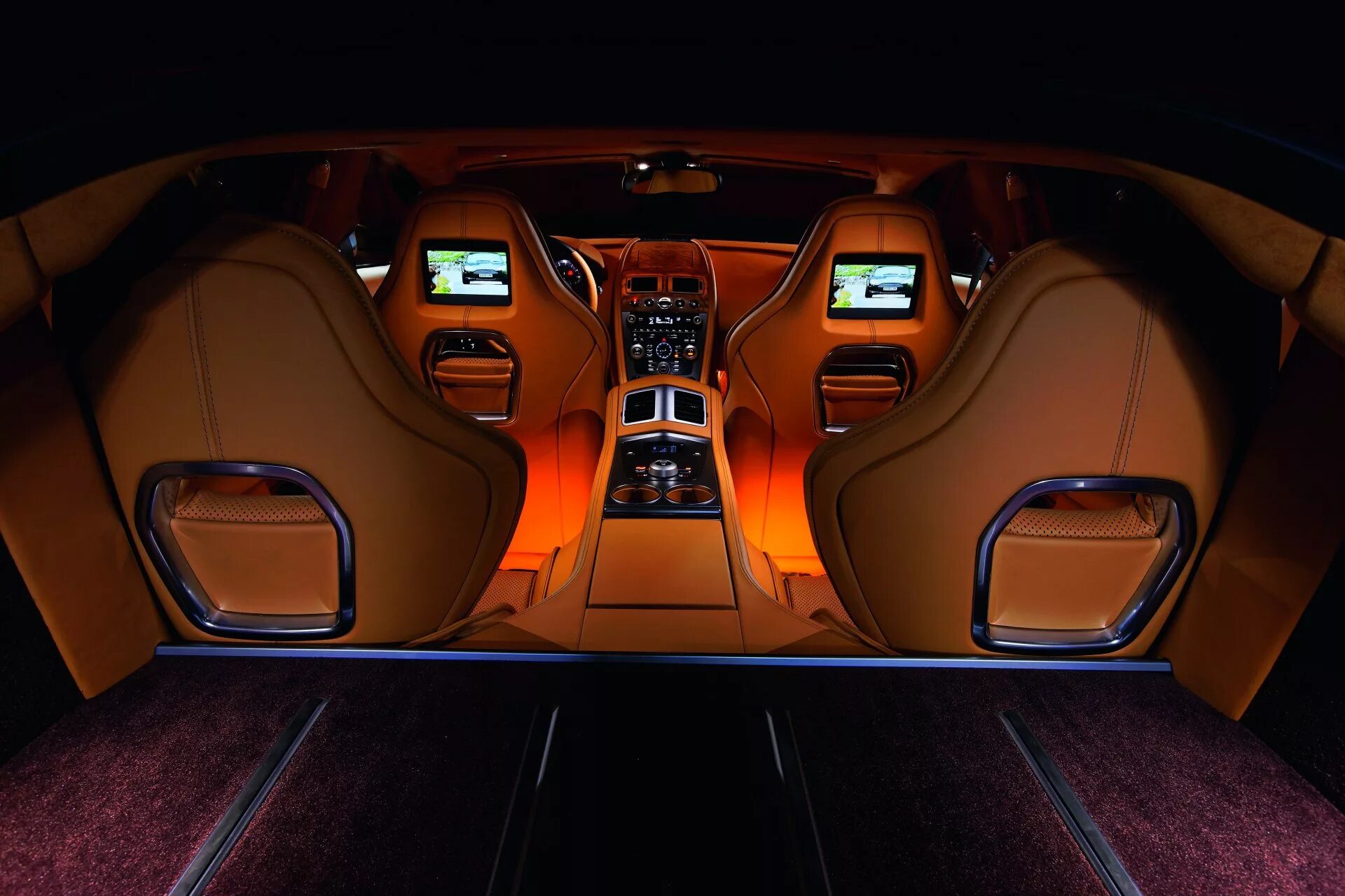 Как выглядит салон внутри. Aston martin rapide салон. aston martin rapide s салон. aston martin rapide интерьер. астон мартин рапид салон.