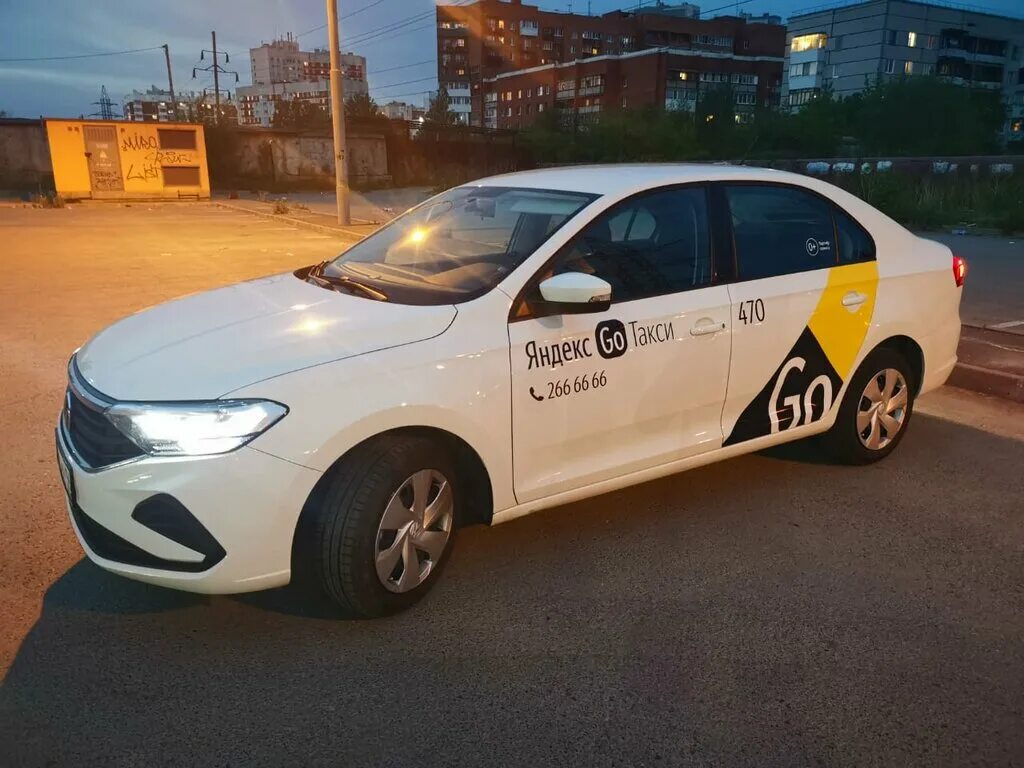 Сколько такси в екатеринбурге. Такси Екатеринбург. Поло 2021 такси.