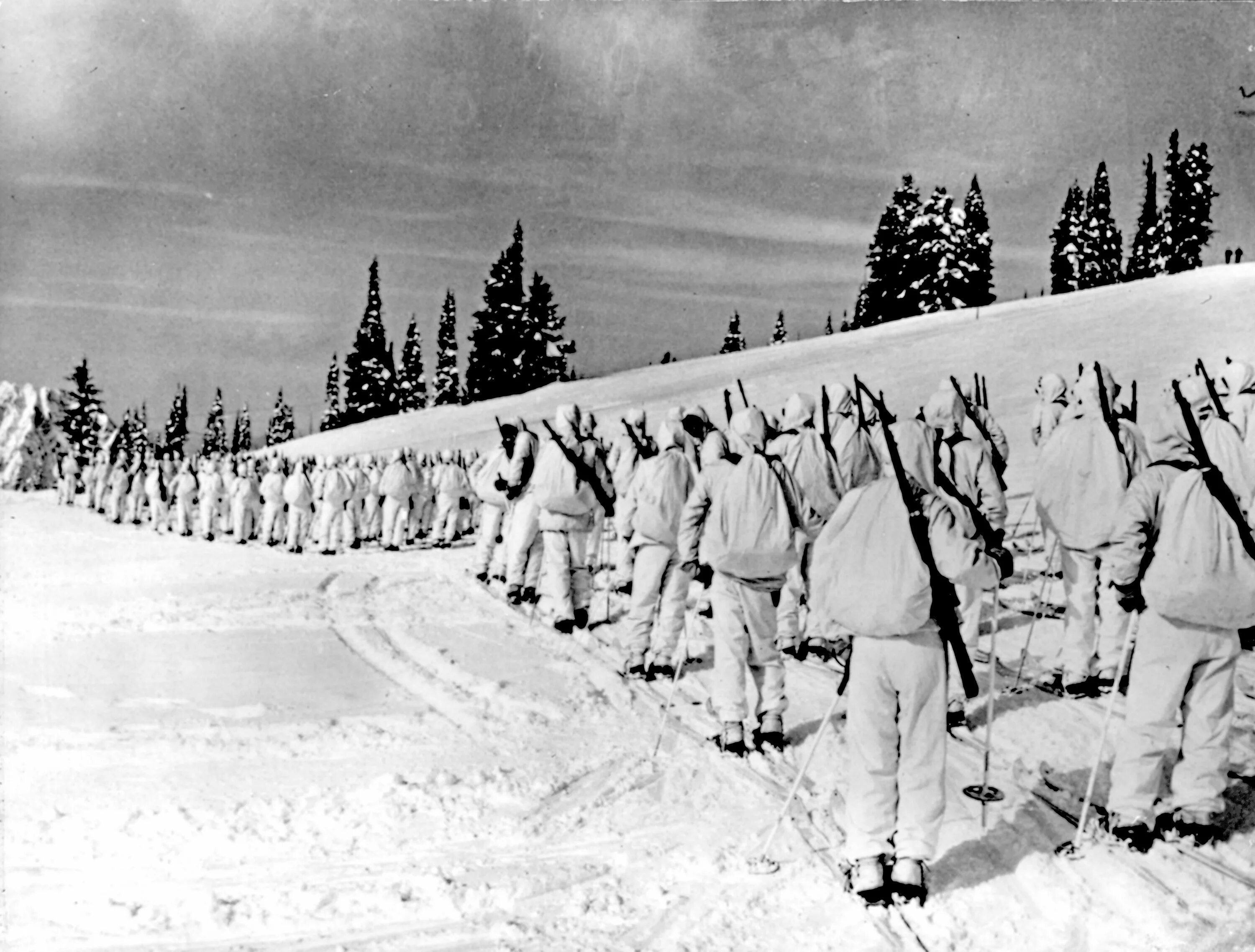 Финские лыжники 1939. Памятник 32 лыжному полку в кургане. Памятник 32 лыжному полку в кургане. Финские лыжники 1939. Запасные лыжные полки.