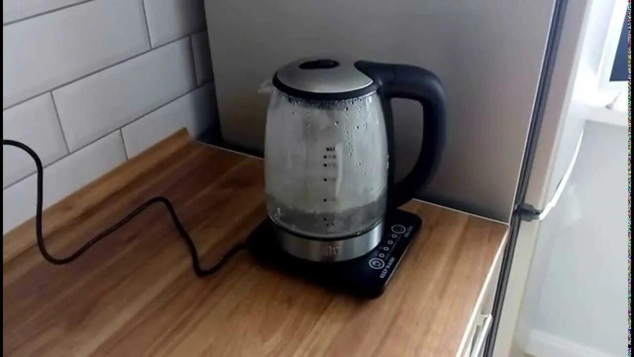 Электрочайник перестал. Электрический чайник разобранный. Починка электрочайника. Redmond rk-m124. Чайник 90-х.