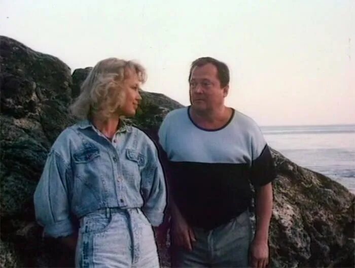 Не будите спящую собаку 1991 постер. Не будите спящую собаку 1972. Не будите спящую собаку 1991. Не будите спящую собаку 1972. Опасный поворот фильм 1972.