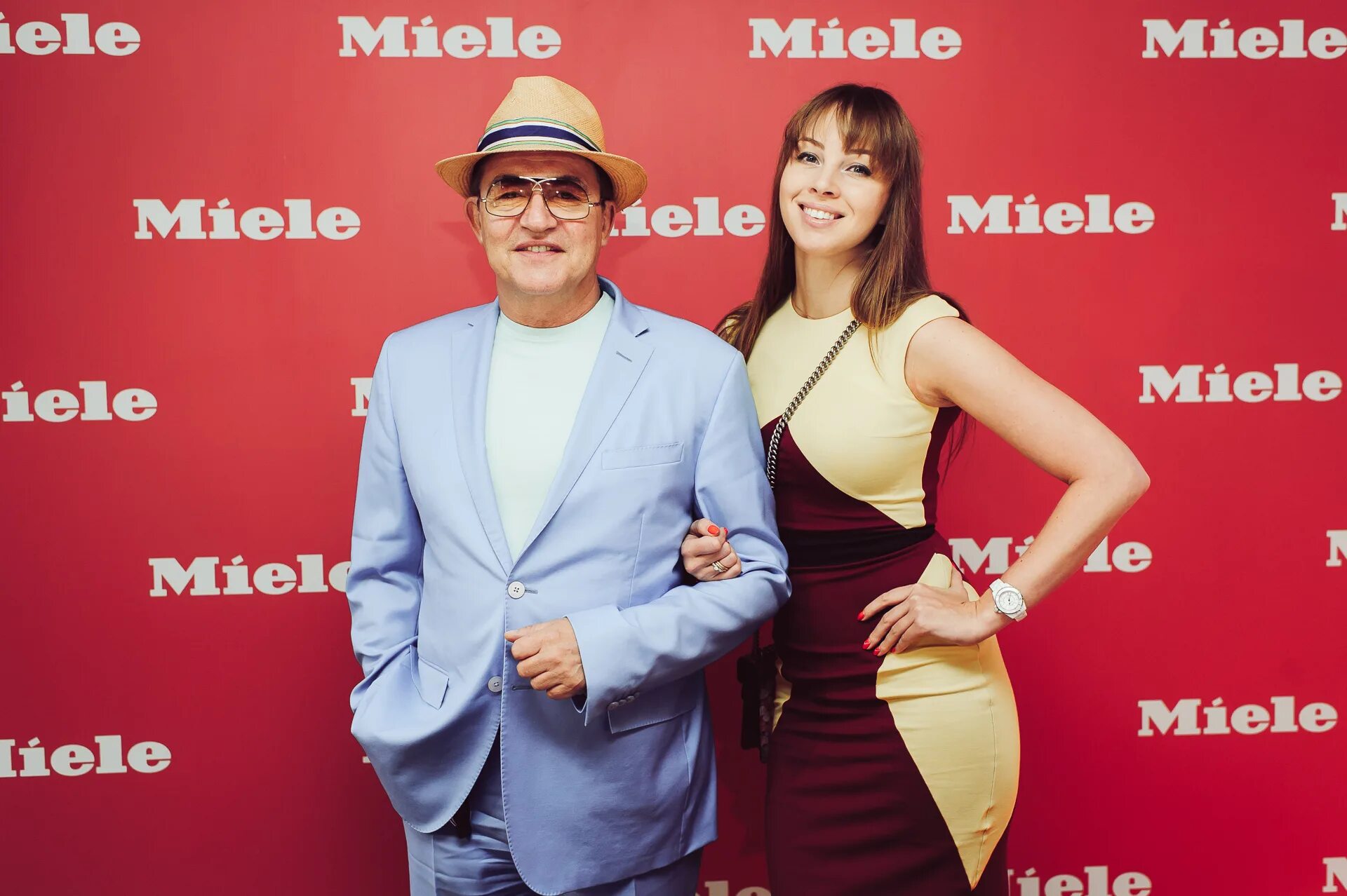 Дибров новый имидж. Дмитрий дибров и полина диброва. Сколько лет диброву в 2023. Дмитрий дибров сейчас 2022 фото. Кхсм дмитрий дибров.