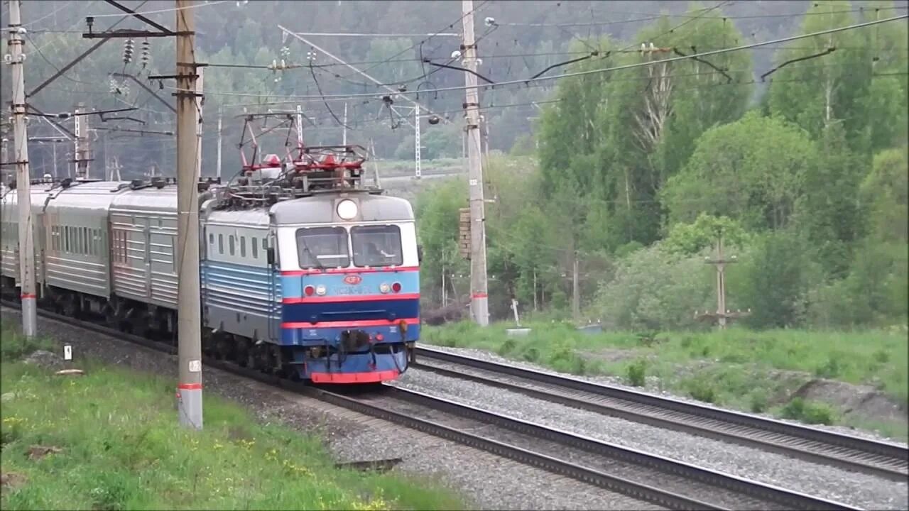 Москва оренбуржье. Чс2к 893 авария. Поезд Оренбуржье Москва Оренбург. Фирменный поезд Оренбуржье. Поезд 032 Оренбуржье.