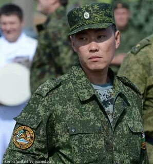 Покажи военную форму