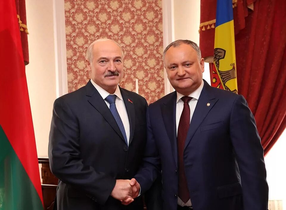 Молдова белоруссия. Лукашенко и Додон. Лукашенко с президентом Молдовы. Встреча Додона и Лукашенко.