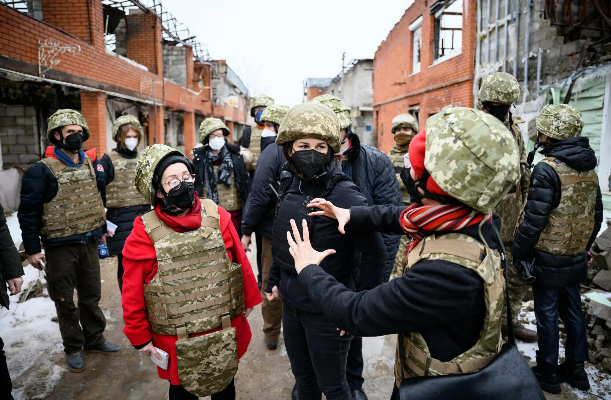 Донбасс новости русский. Российские войска в Донецке.