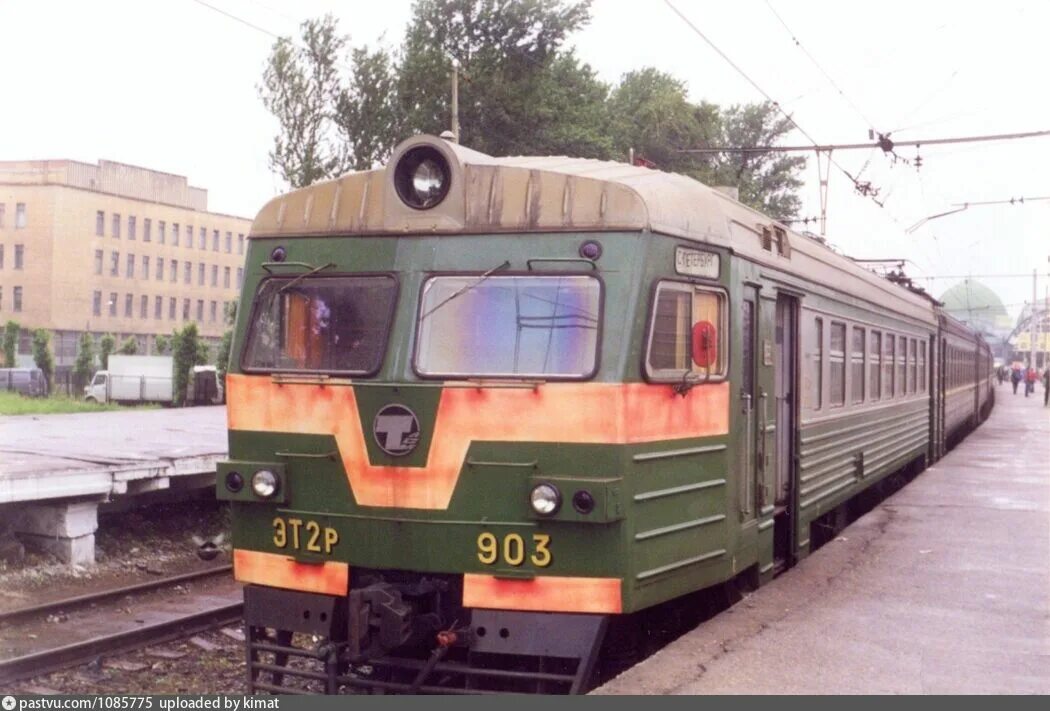 Витебский вокзал 1997 год. Поезд на Витебском вокзале. Витебский вокзал электрички. Электрички Витебский вокзал 2024.