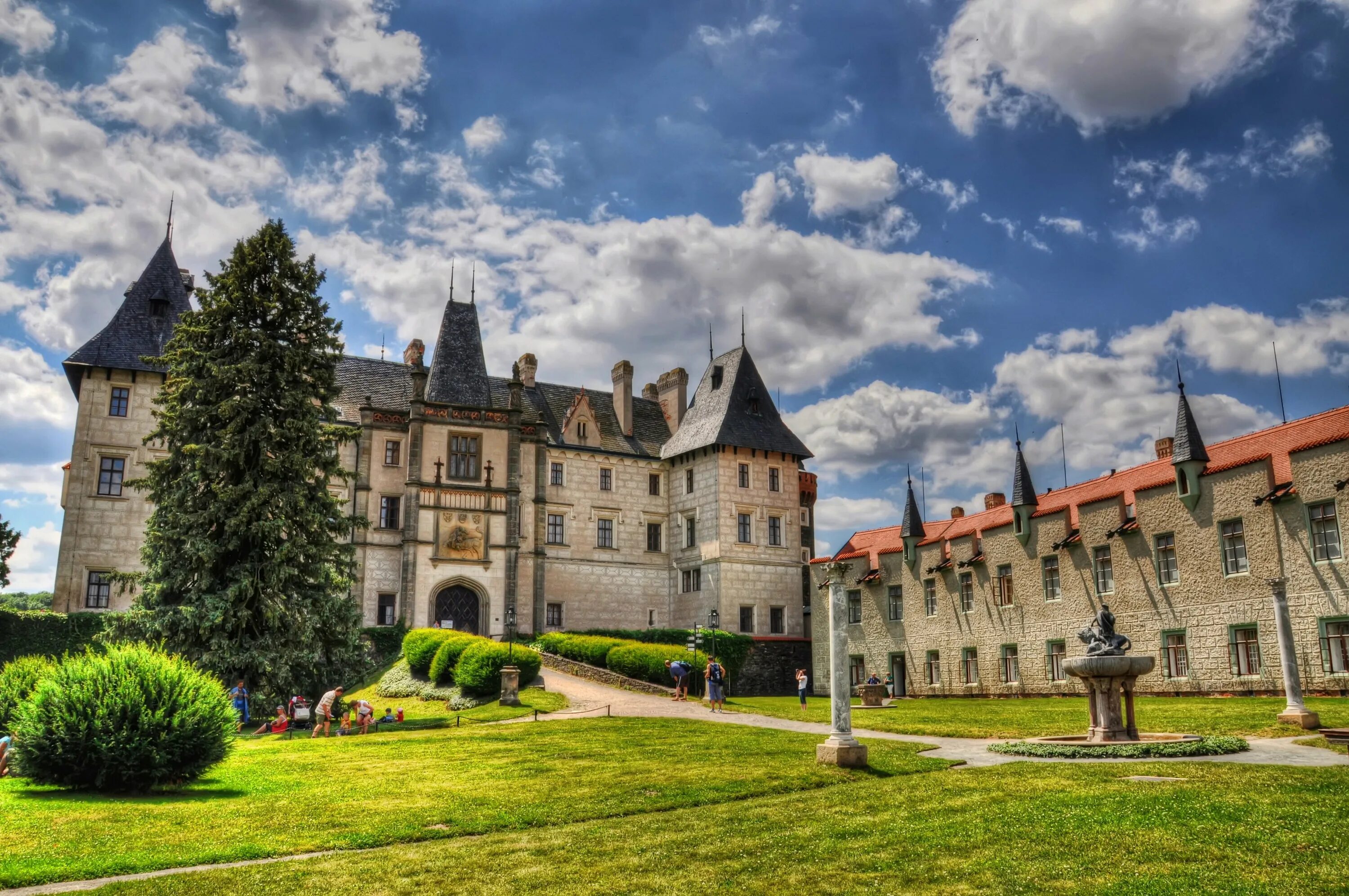 Замок пл. Замок Жлебы Чехия. Замок Жлебы (Zleby Castle). Дворец Эммахоф Чехия. Замок Леднице в Чехии.