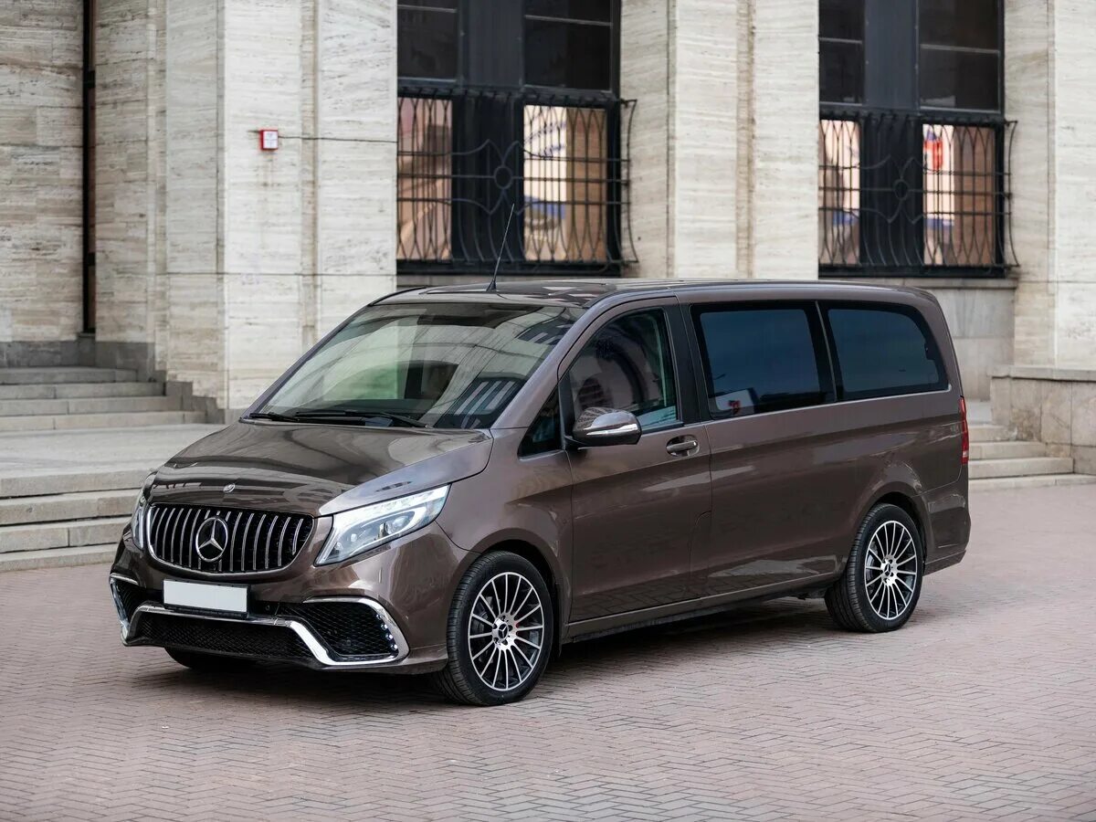 Купить мерседес минивэн. Mercedes минивэн 2021. Mercedes v class 2022. Минивэн Mercedes-Benz v-class Колизей. Mercedes-Benz v-класс 300 d компактный II.