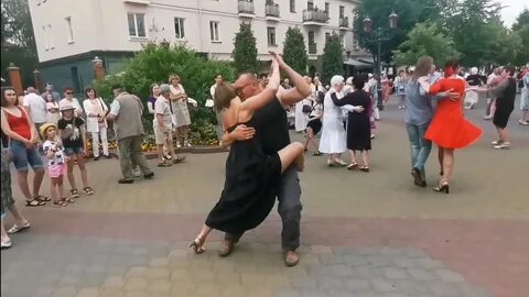 Обалденно танцуют