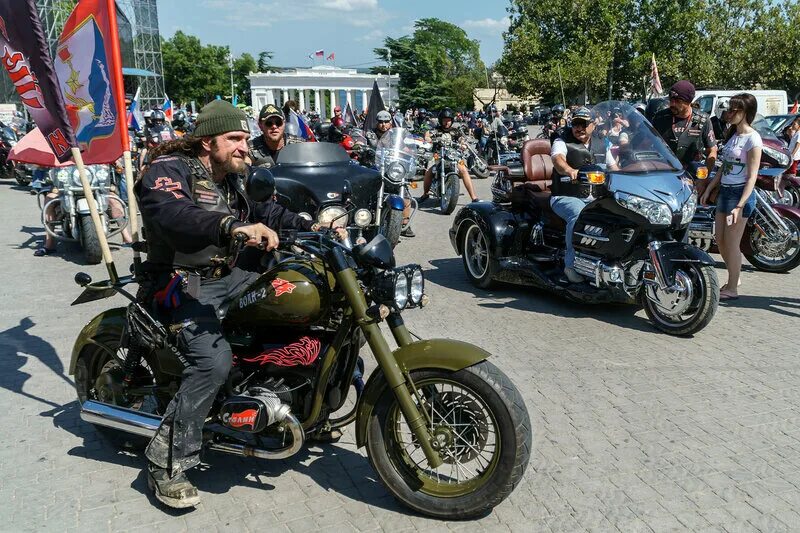 Байк ночной волк. Ночные волки moto guzzi. урал ночной волк мотоцикл. байк шоу севастополь мото. мотоцикл волк 2.