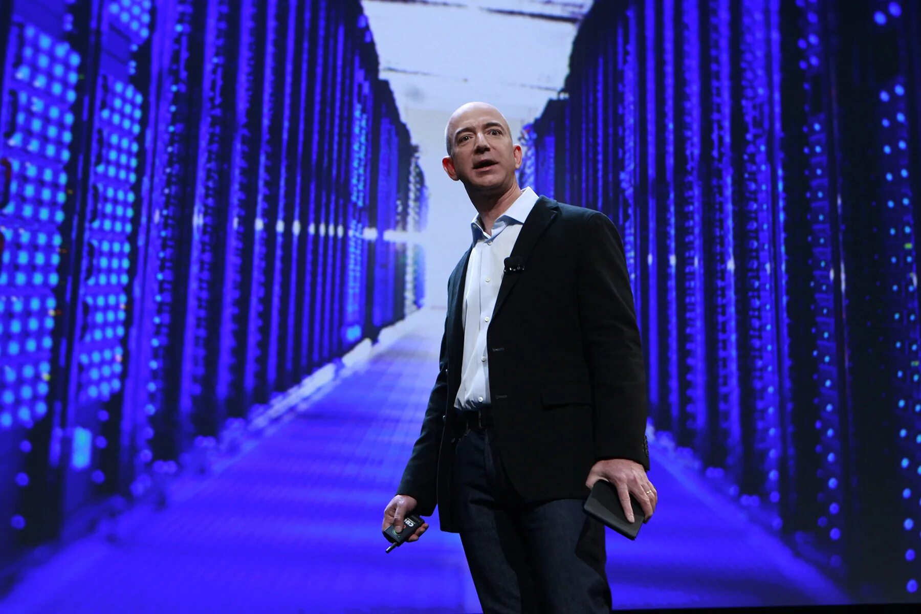 Владелец амазон. Jeff bezos. jeff bezos amazon. jeffrey preston «jeff» bezos. джефф безос амазон.