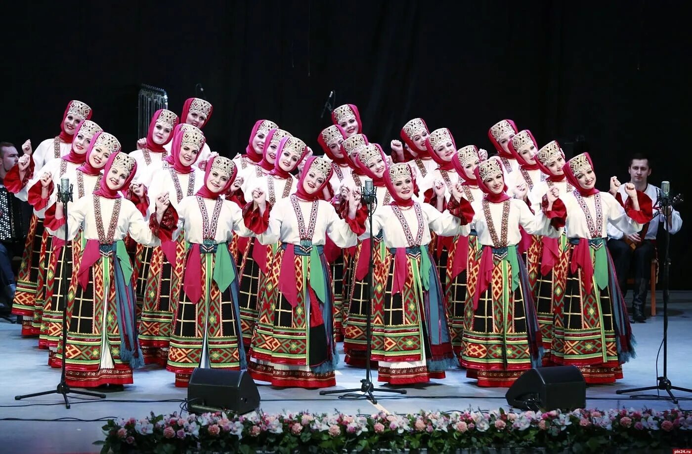 Народный хор г. Волгари ульяновск ансамбль. Хор имени пятницкого. Государственный академический хор имени пятницкого. Хор им пятницкого.