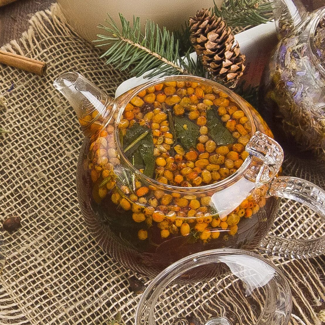 Облепиха сочетание. Чай с облепихой и розмарином. чай облепиха маракуйя мята. облепиха розмарин. облепиха мята.