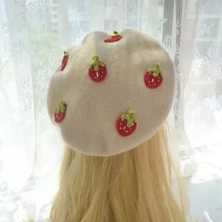 Берет клубника