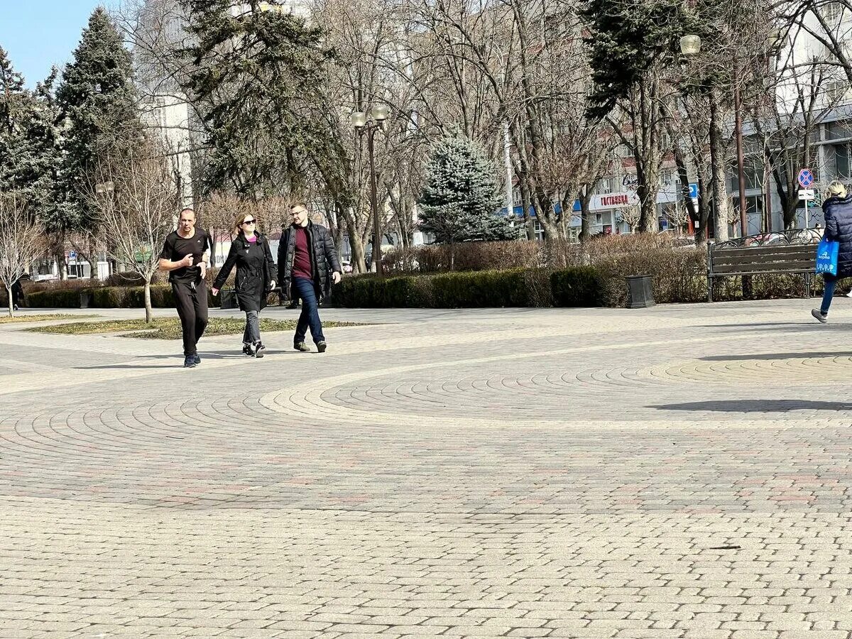 Жизнь в краснодаре отзывы переехавших 2023. Краснодар пмж 2020. Переезд в краснодар. Минусы жизни в москве. 2007 год улицы краснодар.