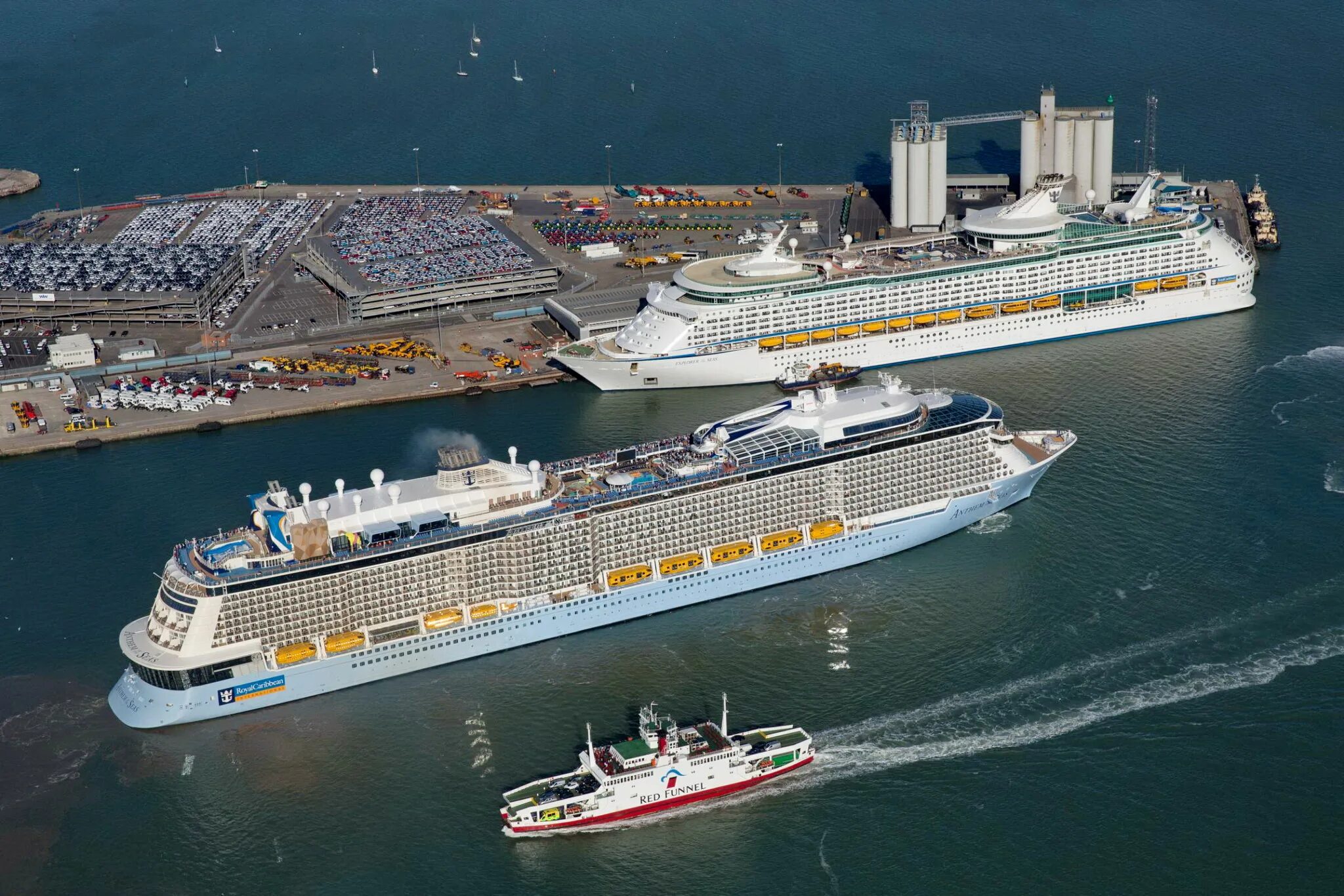 Эффект лайнера. Anthem of the seas лайнер. Freedom of the seas лайнер. Круизный лайнер рефлекшн. Круизный корабль принцесс.