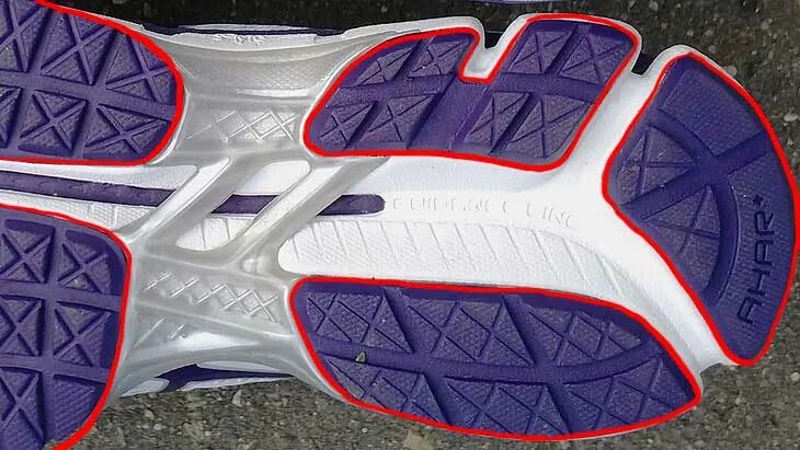 Мягкая подошва кроссовок. Asics 10111a667 кроссовки. Подошва беговых кроссовок. Протектор беговых кроссовок. Adidas response cushion 20.