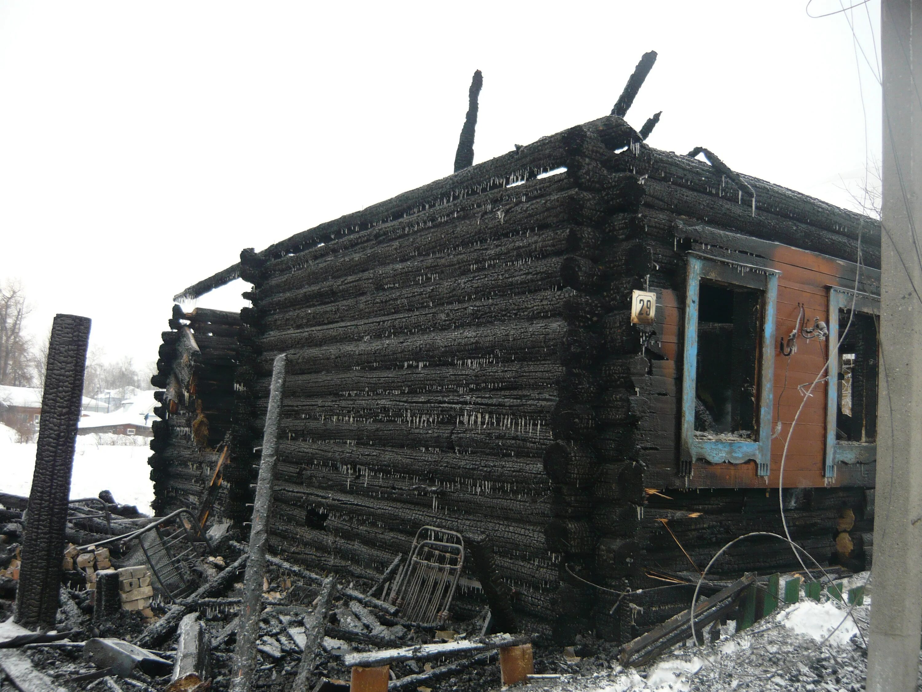 Погода в черной холунице на 10. Пожар в белой Холунице. Белая Холуница Кировская область. Сгорел дом в белой Холунице. Пожарный белая Холуница.