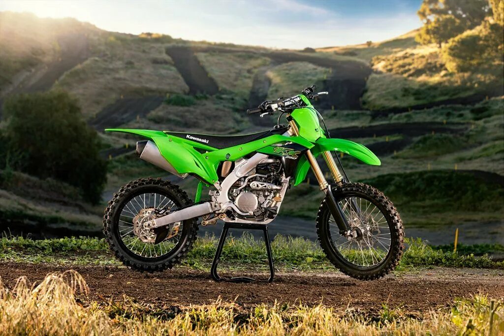 Мотоцикл эндурик. Кавасаки кросс эндуро. Мотоцикл Кавасаки KX 250. Kawasaki KX 250 2021. Мотоцикл кросс Кавасаки 450.