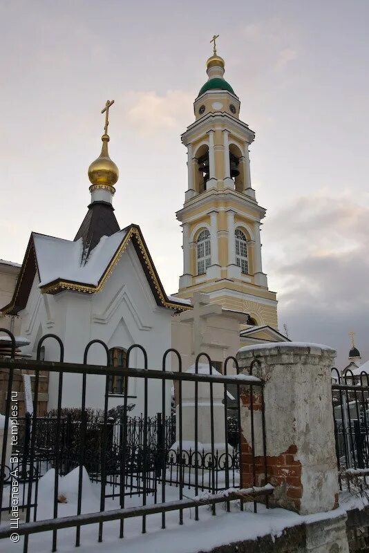 Михайловская слобода раменском городском. Михаило-Архангельский храм (Михайловская Слобода). Церковь Михайловская Слобода Раменский район. Село Михайловская Слобода Раменский район. Храм Архангела Михаила в Раменском районе.