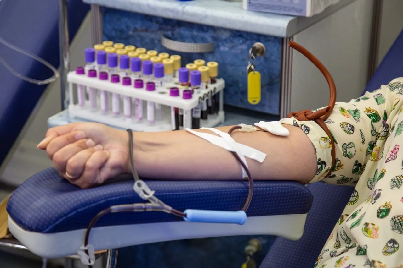 Донорство тула. Донор крови. Востребованная группа крови в донорстве. Выкачивание старый крови как называется.
