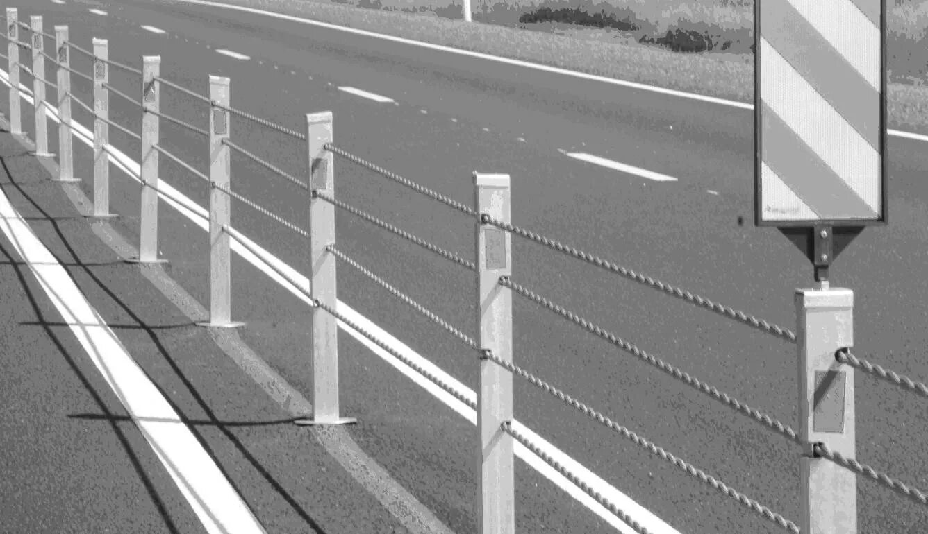 Тросовое барьерное ограждение. Тросовый забор. Барьерное ограждение 2022. Тросовое барьерное ограждение. Тросовое барьерное ограждение.